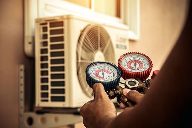 Professional Hvac technician working in Zionsville, PA